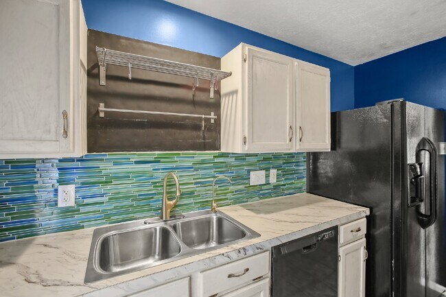 Building Photo - Well-maintained home on a cul-de-sac in a ...