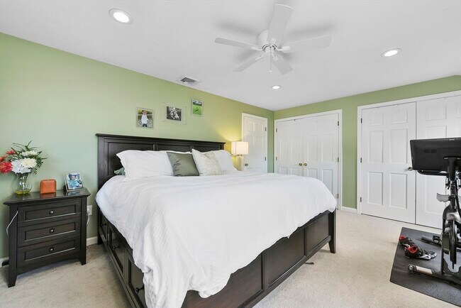 Building Photo - 1045 Washington St