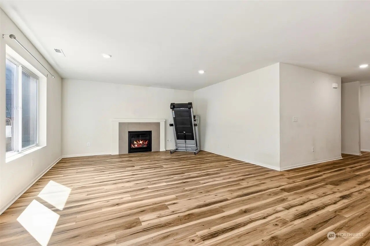 Living - 1389 92nd Way SE