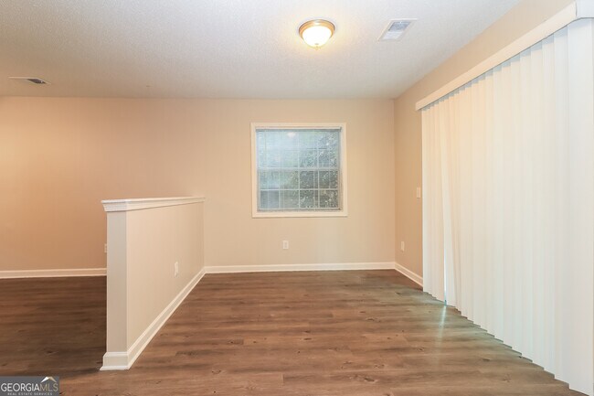 Building Photo - 2988 Porsche Pl