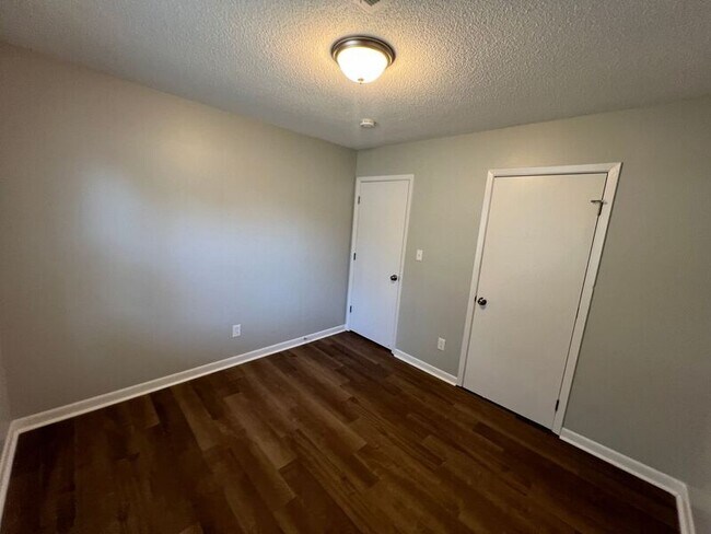 Building Photo - 14005 Glenview Dr SW