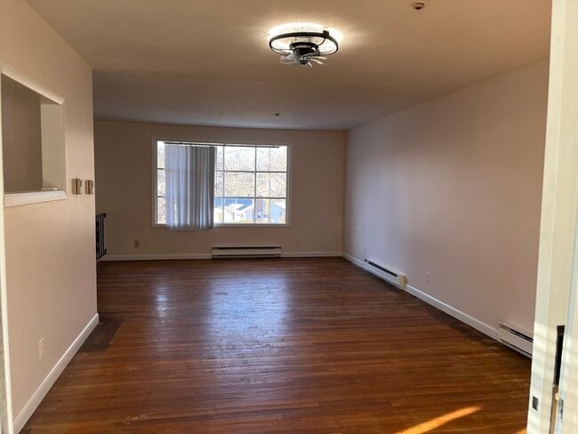 Building Photo - 2 S Sherwood Ave