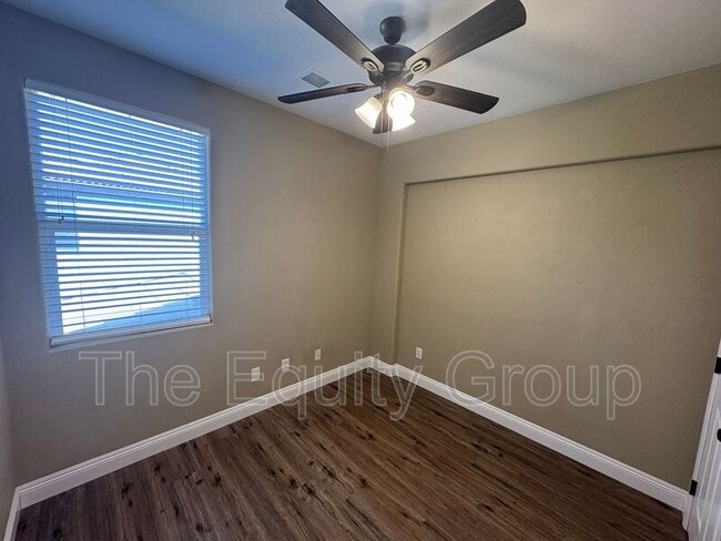 Building Photo - 1424 N Oliveto Ct