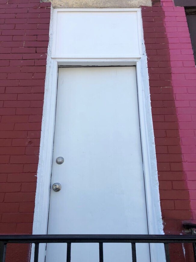 Building Photo - 3 Bedroom 1 Bath Home