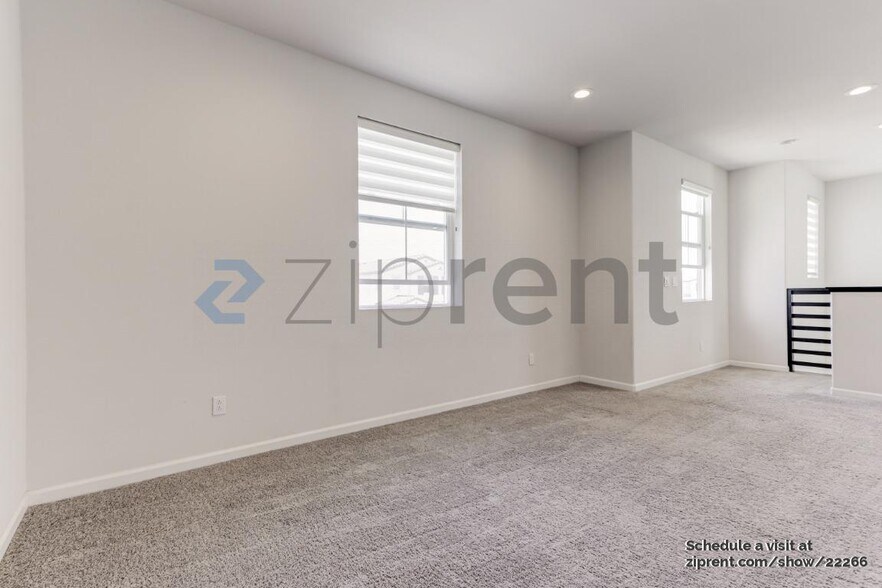 Building Photo - 1523 Oliveira Dr