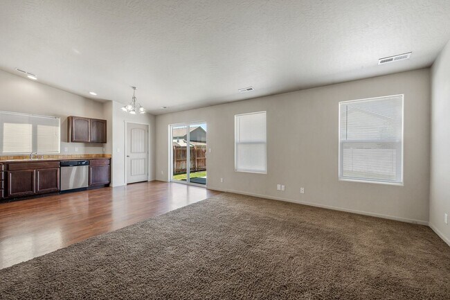Building Photo - 3 bed 2 bath Rancher, Landings Community, CDA