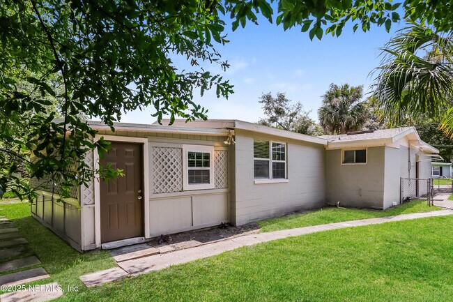 Building Photo - 5023 Donnybrook Ave
