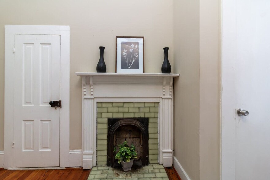 Building Photo - 737 3rd Ave