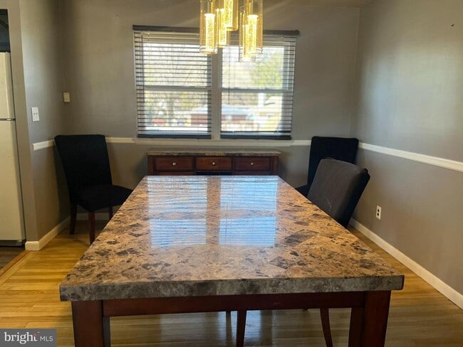 Building Photo - 3806 Byxbee Rd