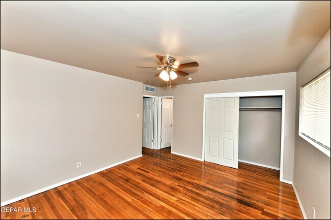 Building Photo - 3125 Hamilton Ave