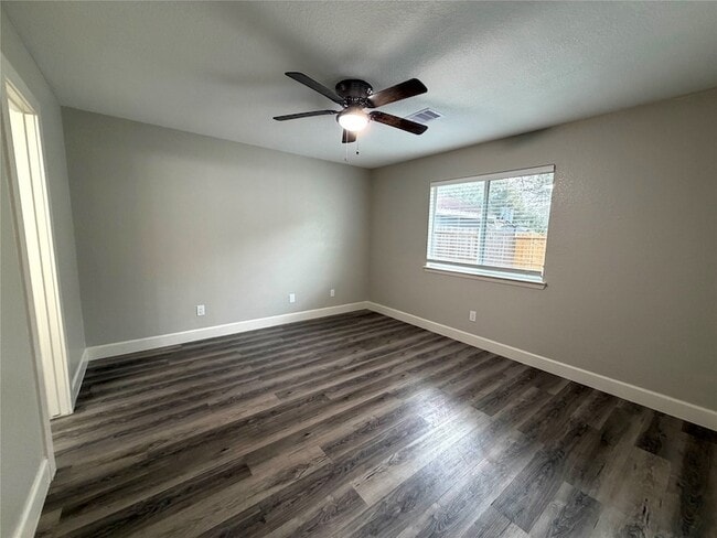 Building Photo - 10667 Cobblecreek Way