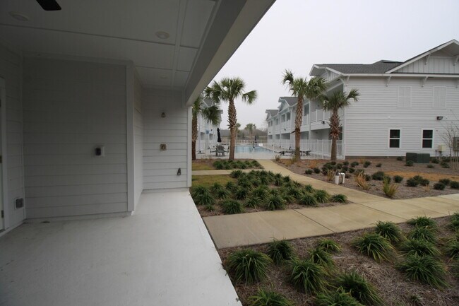 Building Photo - 100 Beach Dr
