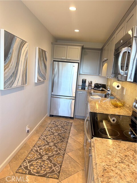 Building Photo - 510 N Villa Ct