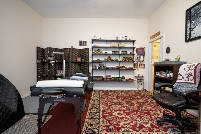 Building Photo - 115 Winterberry Dr