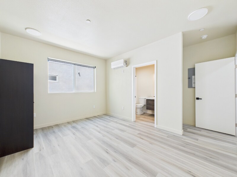 Building Photo - 8457 Langdon Ave