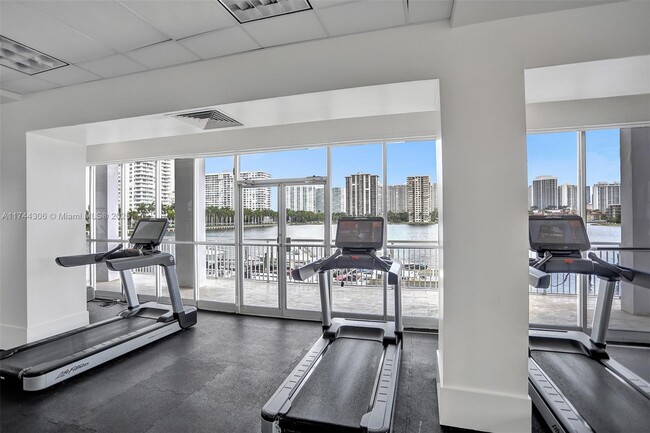 Building Photo - 18031 Biscayne Blvd