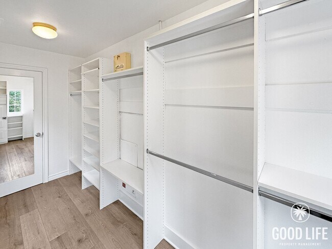 Building Photo - Highly Desired Irvine Living | 3-Bed, Office, Gated Community