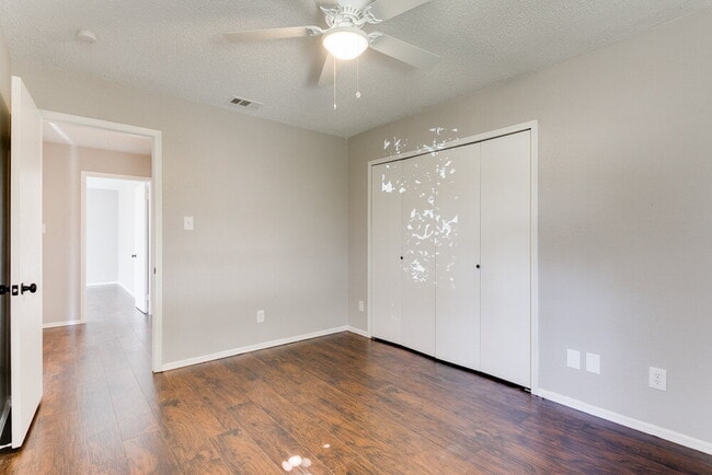Building Photo - "Charming 3-Bedroom Retreat with 2 Full Baths in Rowlett – 1,894 Sq. Ft. of Comfort on Shipman St.!"