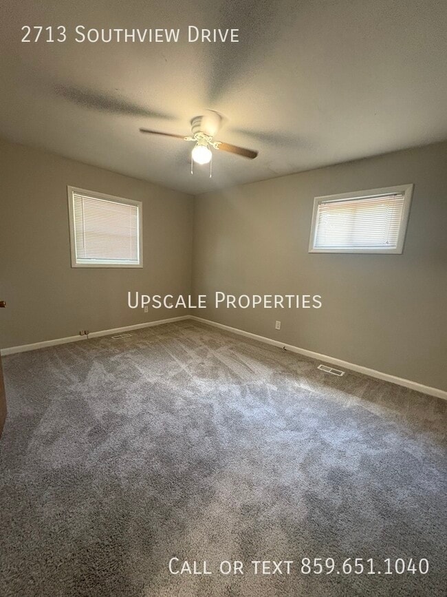 Building Photo - 2713 Southview Dr