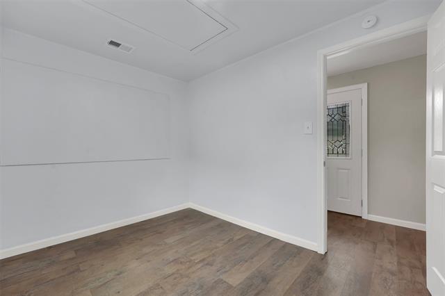Building Photo - 1901 Vail Dr