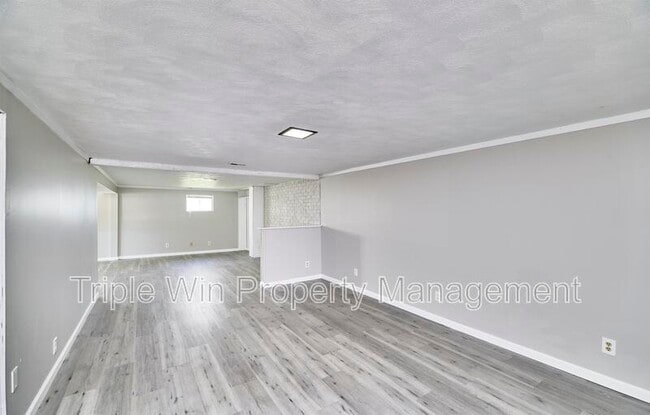 Building Photo - 10531 Fabick Dr