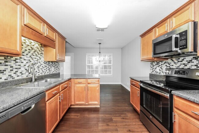 Building Photo - 2013 St Andrews Dr