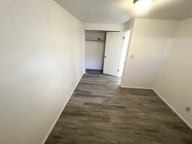Building Photo - 325 W 100 S