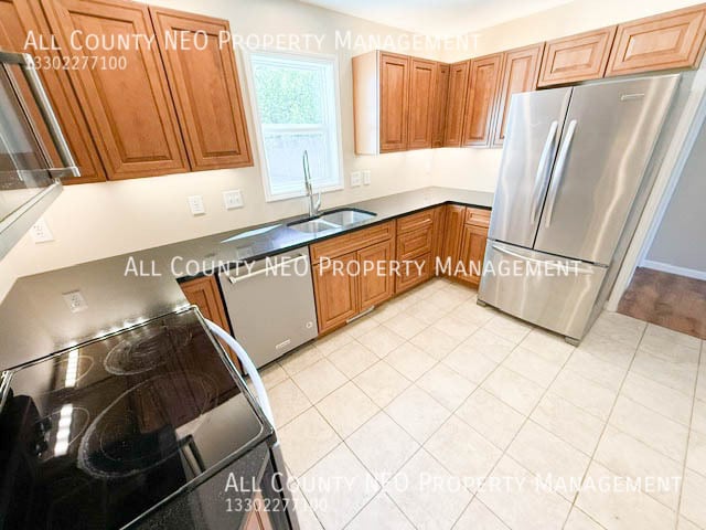 Building Photo - 219 E 330th St