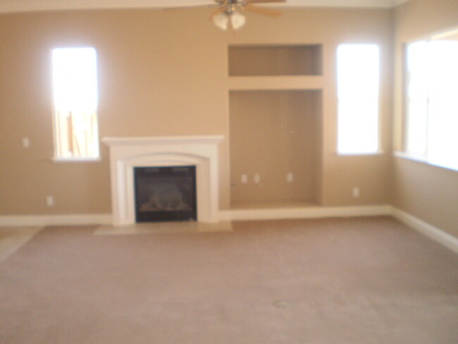 Building Photo - Great Harlan Ranch Home! Don't miss out!