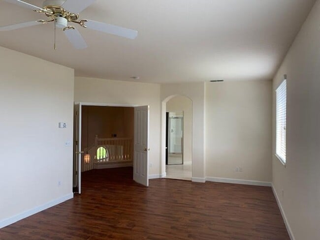 Building Photo - Five Bedroom Home In gated Serrano