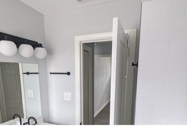 Building Photo - 1804 Screven Pl