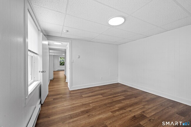 Building Photo - 156 Garfield Ave