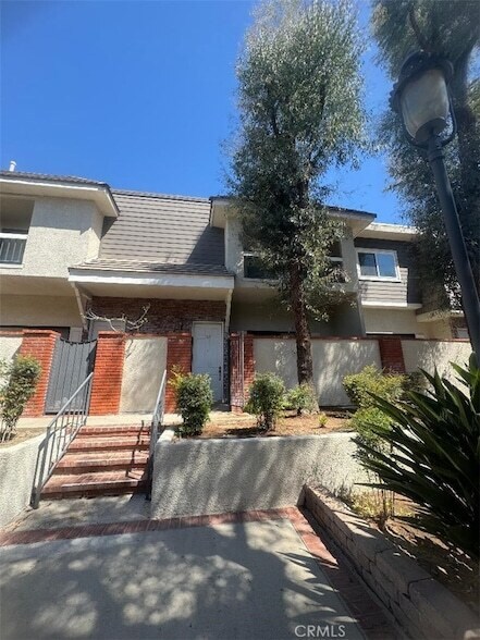 Primary Photo - 10201 Mason Ave