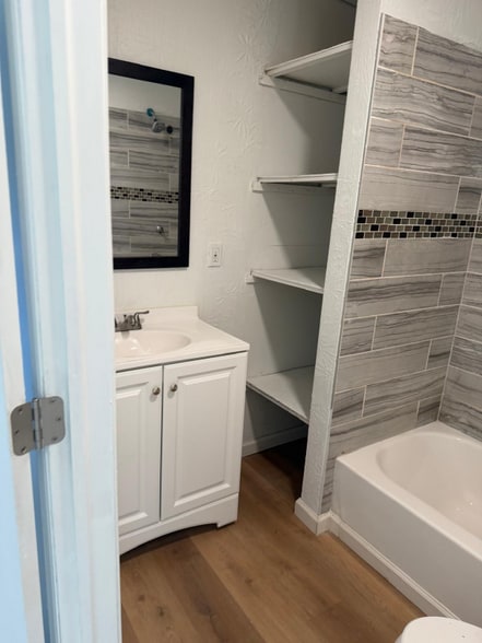 Building Photo - 1665 Elaine Rd