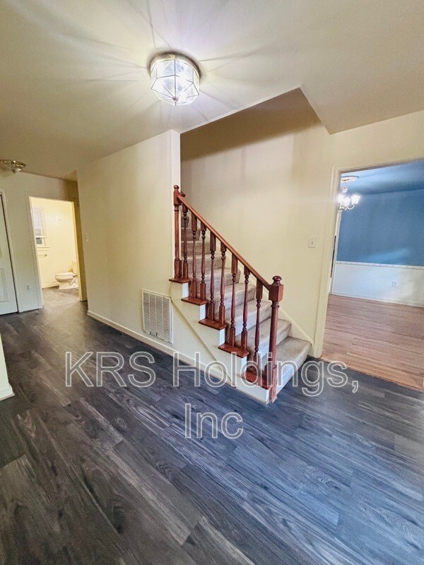 Building Photo - 12703 Mill Forest Ct