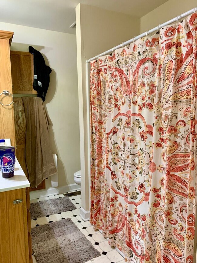 Building Photo - 1005 Chaney Rd