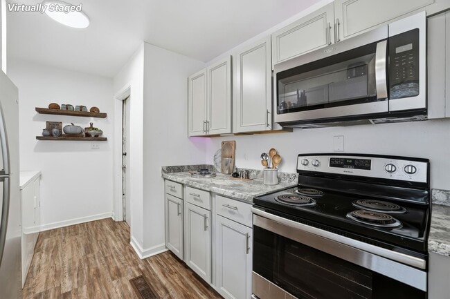 Building Photo - 3 Bedroom House off Juniper Drive!