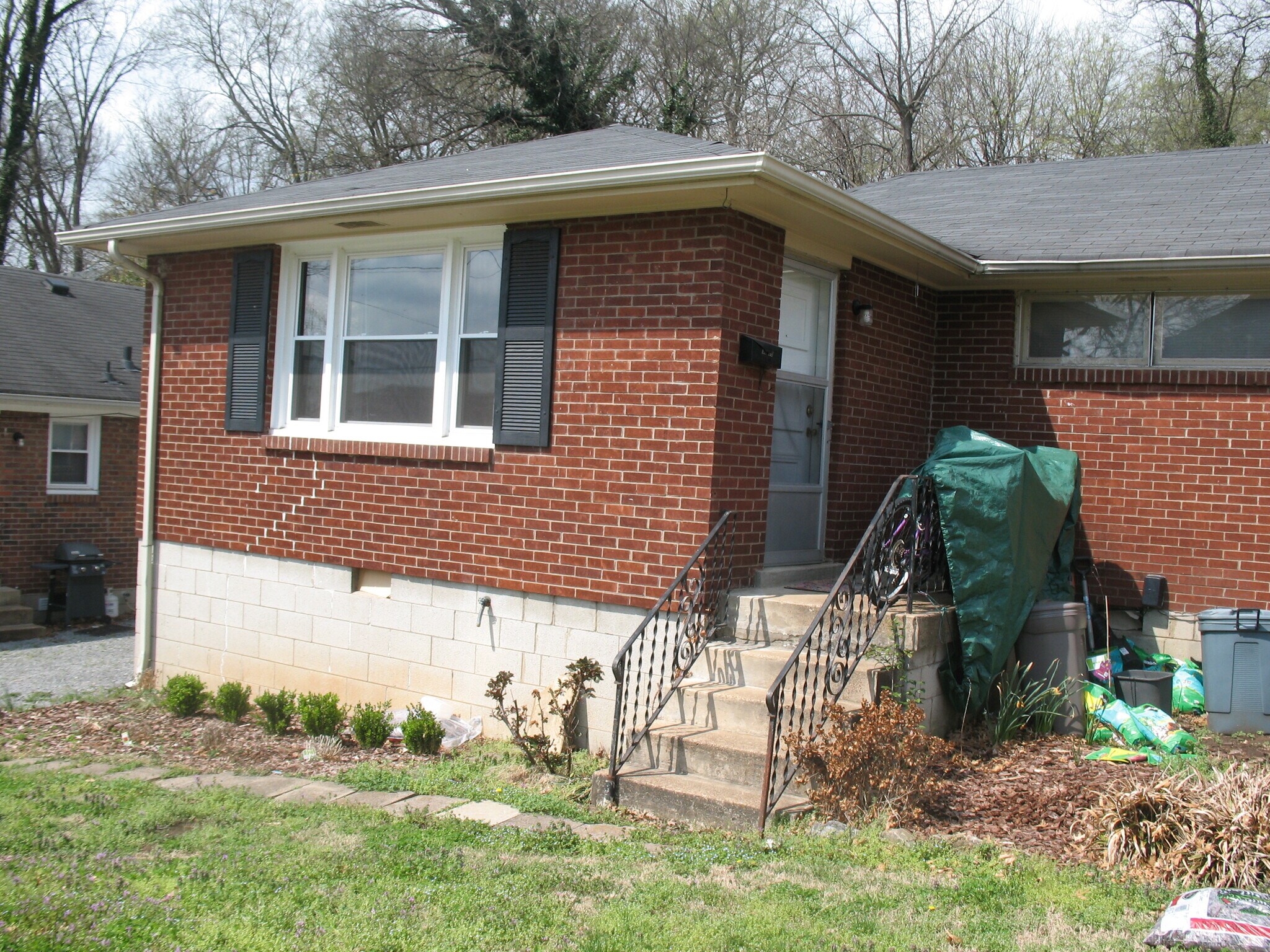 Building Photo - 3003 Oakland Ave