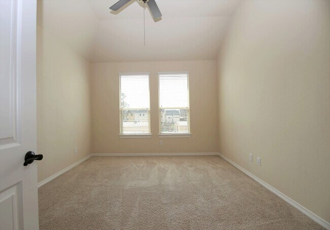 Building Photo - 10911 Upland Pass Dr