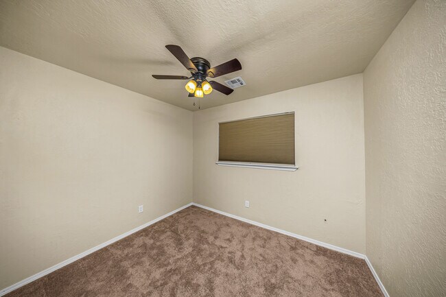 Building Photo - 1702 NW 45th St