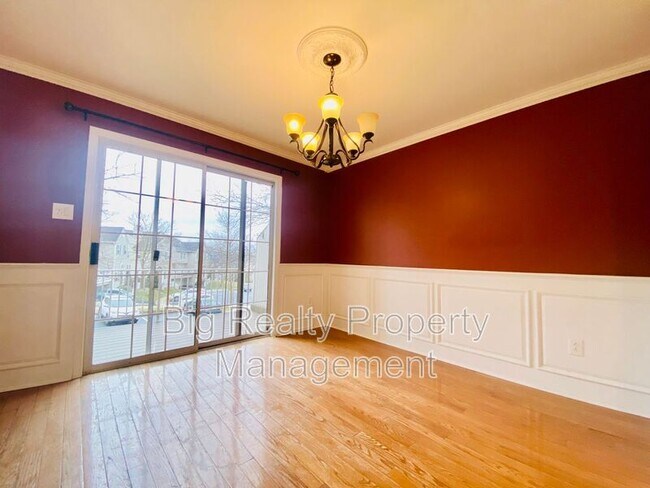 Building Photo - 475 Stoneglen St