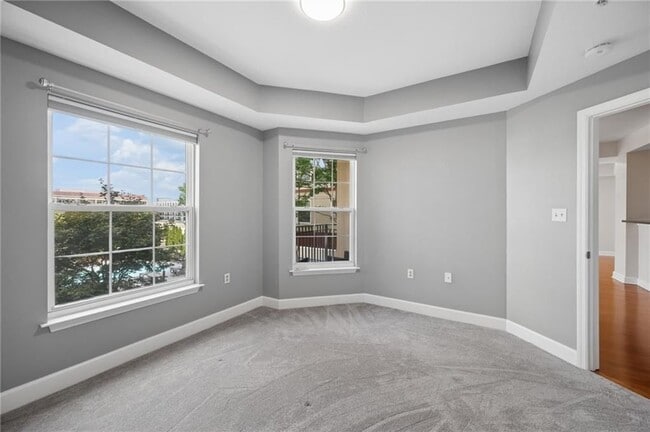 Building Photo - 230 E Ponce de Leon Ave