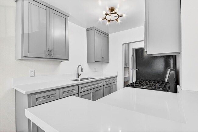 Interior Photo - 359 East Esther Street