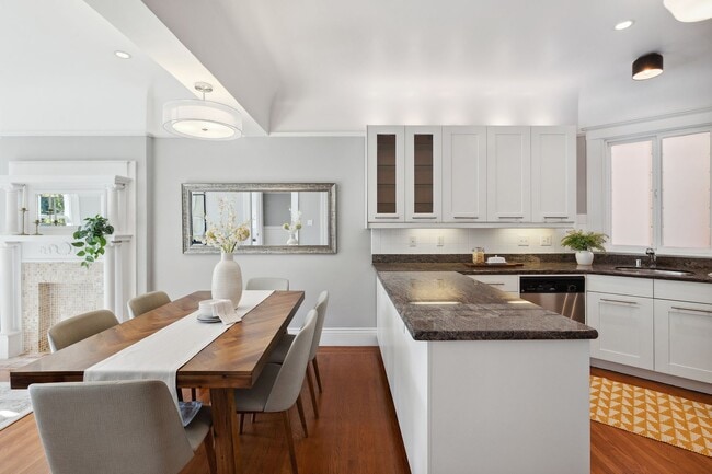 Building Photo - Bernal Heights: Remodeled Unfurnished Top Floor Condo w/ Garage Parking & Shared Yard