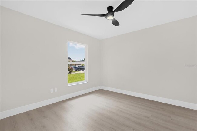 Building Photo - 350 Lakebreeze Cir