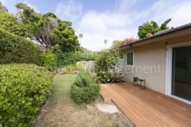 Building Photo - Charming Mid-Century Home | 4BR, 3BA | 2,424 Sq Ft | 8,400 Sq Ft Lot | Prime La Jolla Location**$...