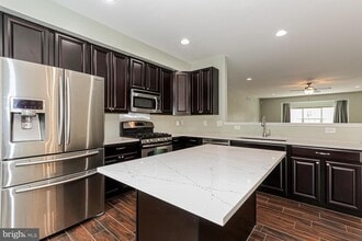 Building Photo - 5 Lani Ln