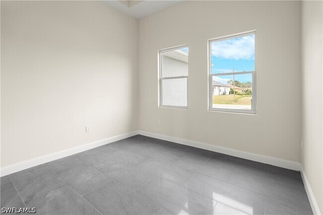 Building Photo - 1043 Albert Ave