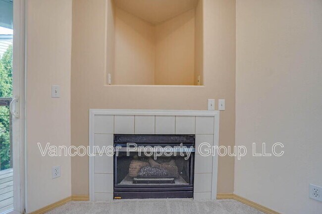 Building Photo - 4000 NE 109th Ave