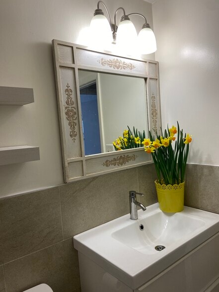 Full bathroom - 504 Briar Creek Mnr